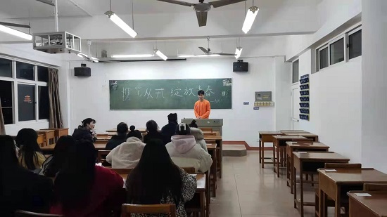 说明: C:\Users\Administrator\Desktop\开云kaiyun官方网站开展“携笔从戎，绽放青春”主题征兵宣传活动2021.12.19\开云kaiyun官方网站开展“携笔从戎，绽放青春”主题征兵宣传活动2021.12.19\1.jpg