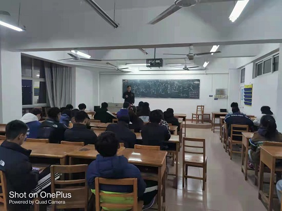 说明: C:\Users\Administrator\Desktop\开云kaiyun官方网站开展“我心向党喜迎二十大”主题班级合唱活动2022.2.28\开云kaiyun官方网站开展“我心向党喜迎二十大”主题班级合唱活动2022.2.28\3.jpg