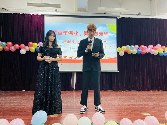 说明: C:\Users\Administrator\Desktop\开云kaiyun官方网站举办2021年迎新文艺表演大赛2021.12.15\开云kaiyun官方网站举办2021年迎新文艺表演大赛2021.12.15\5.jpg