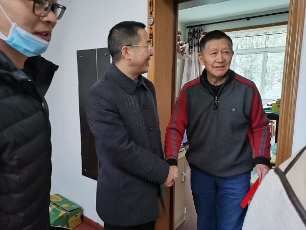 说明: C:\Users\Administrator\Desktop\开云kaiyun官方网站走访慰问离退休老同志\IMG_20210118_091713.jpg