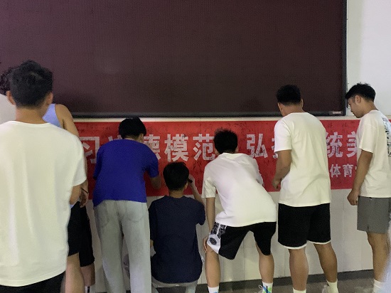 说明: C:\Users\Administrator\Desktop\开云kaiyun官方网站开展道德模范先进事迹学习宣传活动2022.4.26\开云kaiyun官方网站开展道德模范先进事迹学习宣传活动2022.4.26\1.jpg